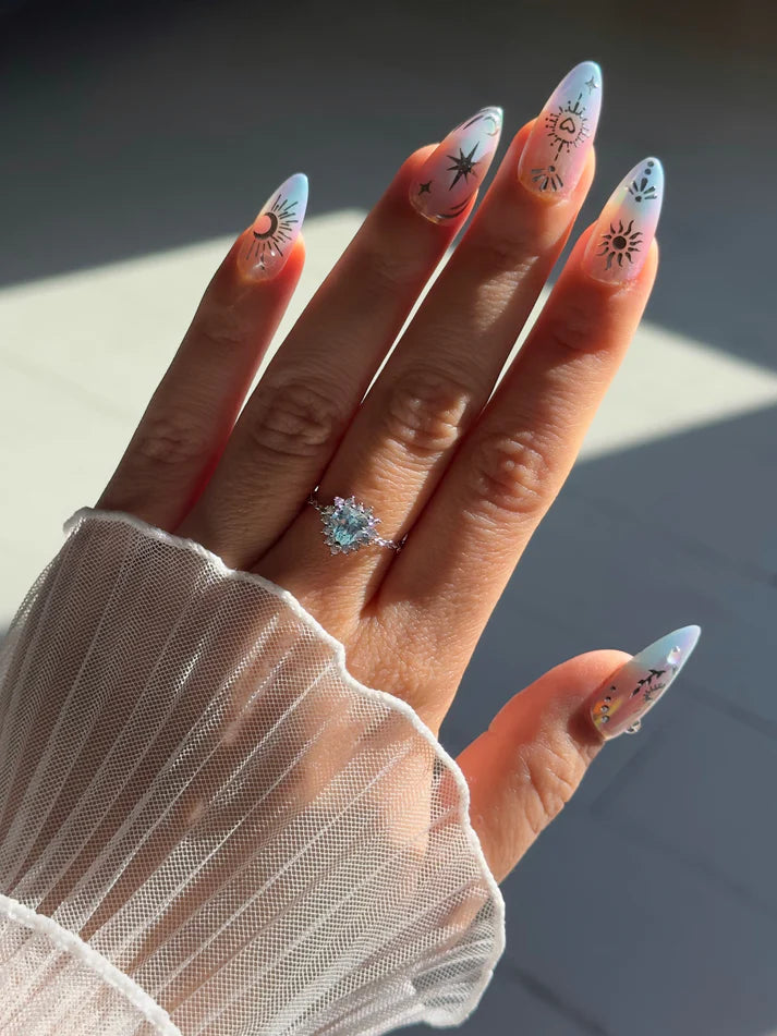 Queen of Hearts – Anello Argento Regolabile con Cuore Centrale