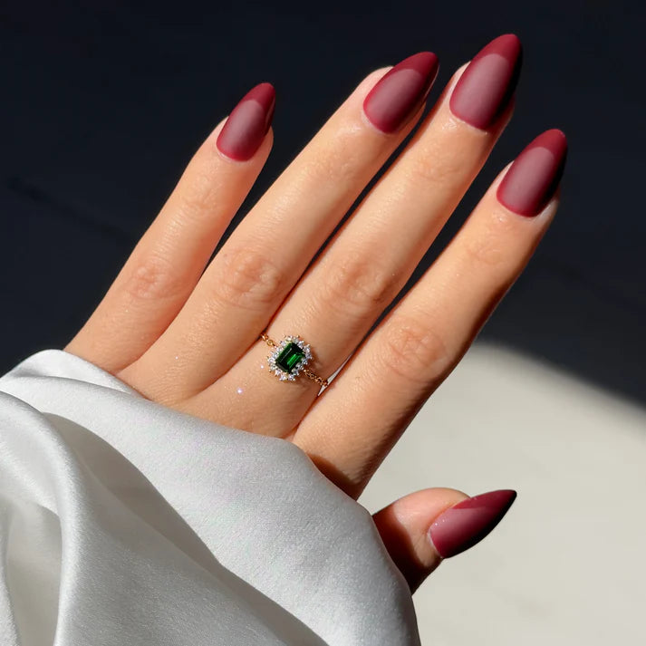 Vintage Halo – Anello Regolabile con Catena e Cristallo Centrale