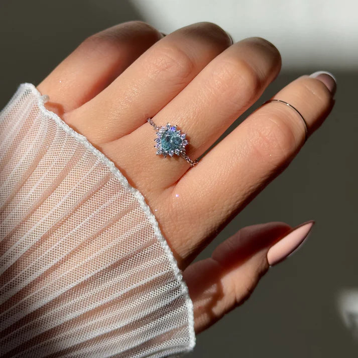 Queen of Hearts – Anello Argento Regolabile con Cuore Centrale