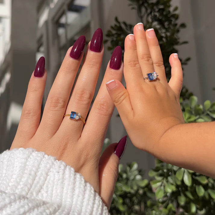 Twin Sapphire – Anello Regolabile con Doppia Pietra Zaffiro Blu