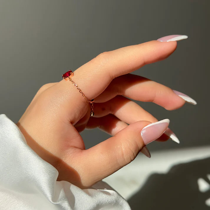 Ruby Love – Anello Regolabile con Pietra Rosso Rubino