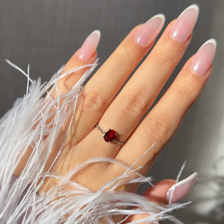 Ruby Love – Anello Regolabile con Pietra Rosso Rubino