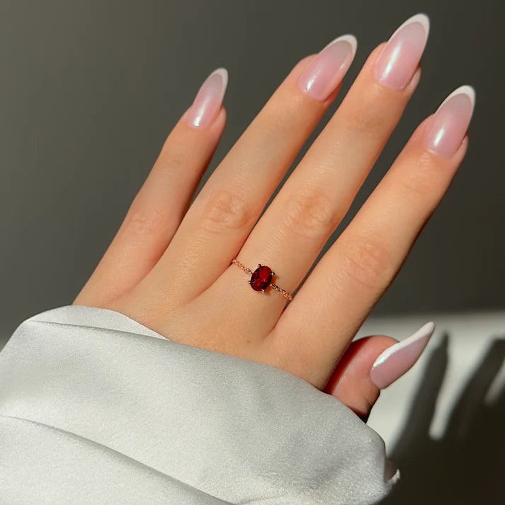 Ruby Love – Anello Regolabile con Pietra Rosso Rubino